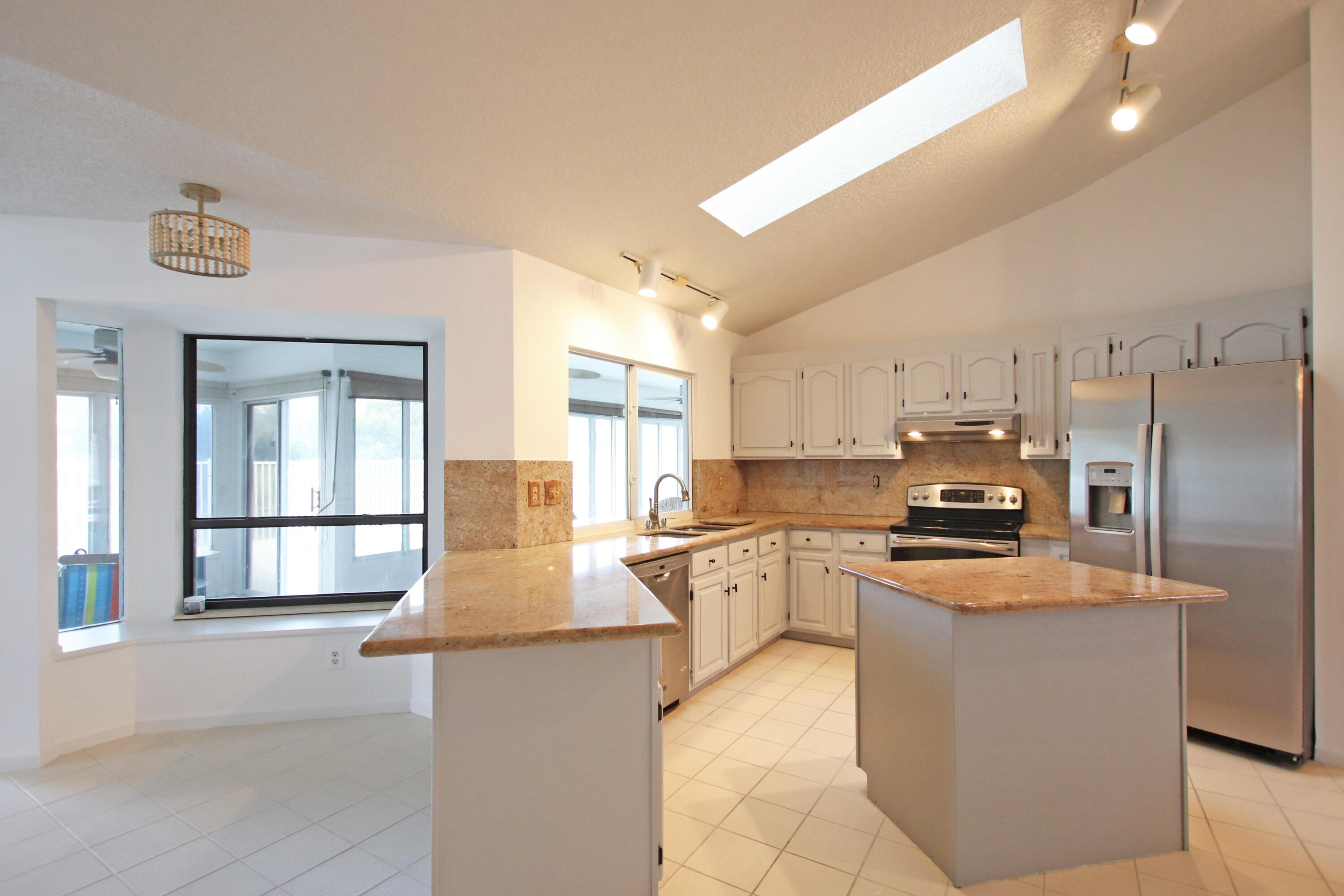 6944 Misty Lake Way Jupiter, FL 33458 - Photo 7 of 31 Kitchen