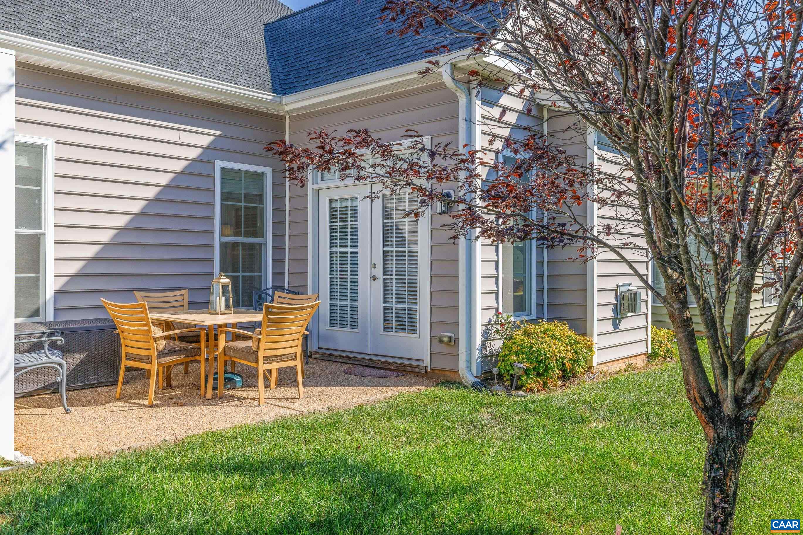 72 Spruce Drive Palmyra, VA 22963 - Photo 4 of 42 a view of a house with backyard and a tree