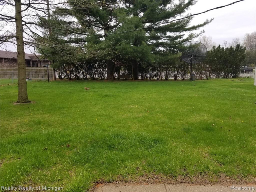237 Monroe Street Carleton, MI 48117 - Photo 23 of 27