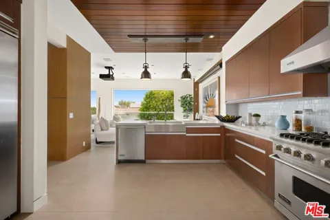 $4,995,000 | 17713 Posetano Road, Pacific Palisades, CA 90272