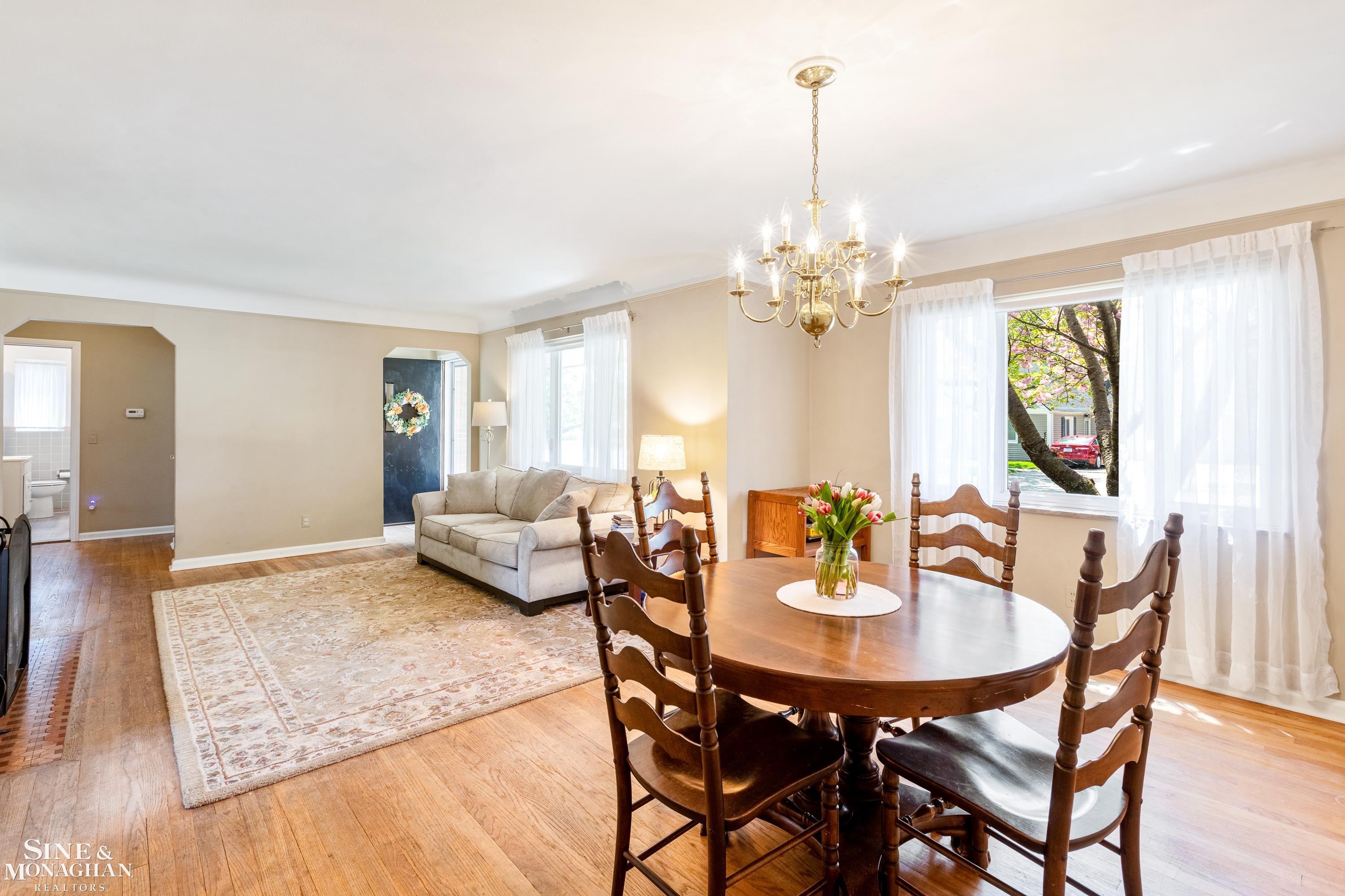 1572 Cook Road Grosse Pointe Woods, MI 48236 - Photo 9 of 29 Gallery Image 9