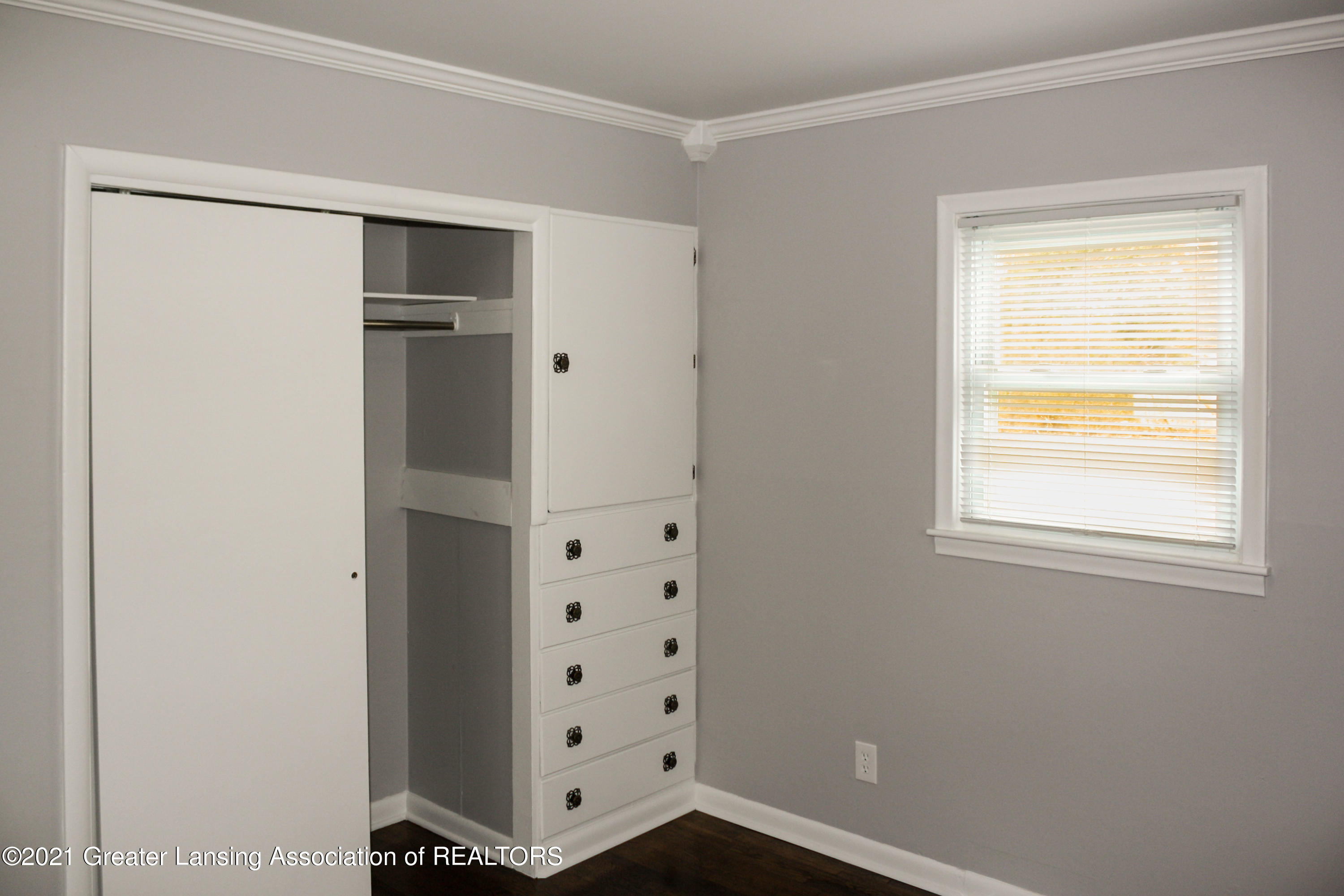 6040 Hughes Road Lansing, MI 48911 - Photo 10 of 23 Bedroom