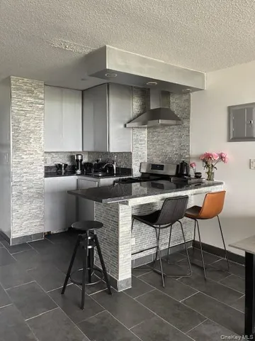 $2,100 | 150-38 Union Turnpike, Unit 8B | Kew Gardens Hills