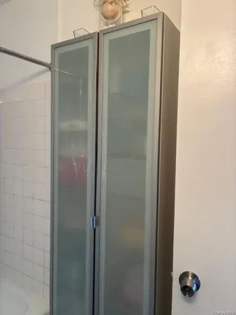 $2,100 | 150-38 Union Turnpike, Unit 8B | Kew Gardens Hills