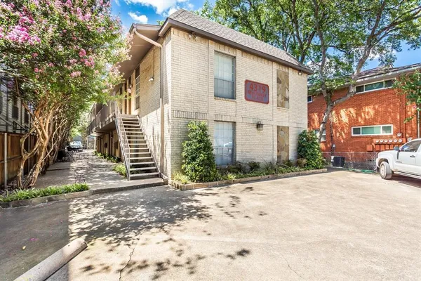 $1,295 | 4319 McKinney Avenue, Unit 205, Dallas, TX 75205