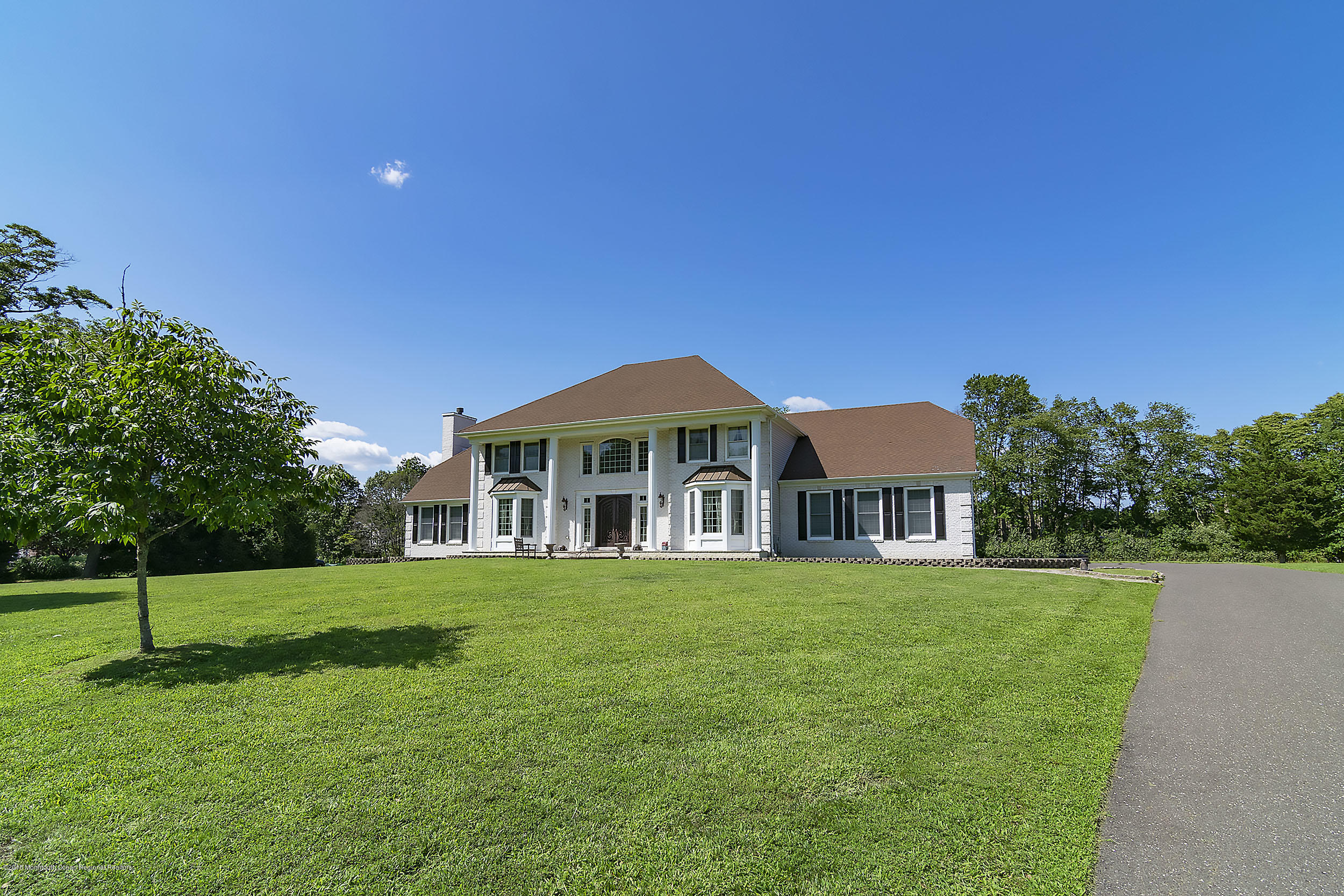 7 Risa Benjamin Way Freehold, NJ 07728 - Photo 4 of 54 frontright2