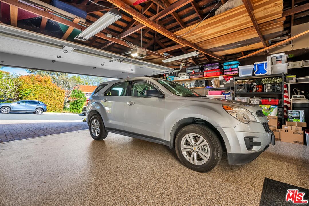 29519 Oceanport Road Rancho Palos Verdes, CA 90275 - Photo 29 of 42 a view of a car garage