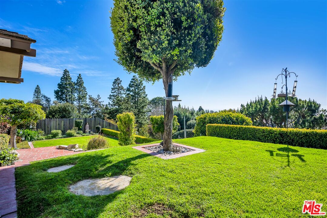 29519 Oceanport Road Rancho Palos Verdes, CA 90275 - Photo 36 of 42 a garden view