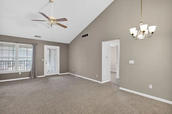 $194,900 | 758 West Barrington Circle, Jackson, MI 49203