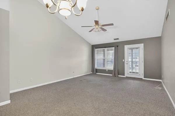 $194,900 | 758 West Barrington Circle, Jackson, MI 49203