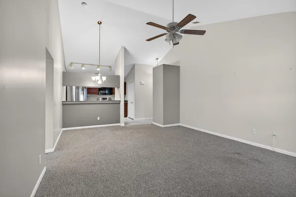 $194,900 | 758 West Barrington Circle, Jackson, MI 49203