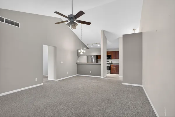 $194,900 | 758 West Barrington Circle, Jackson, MI 49203