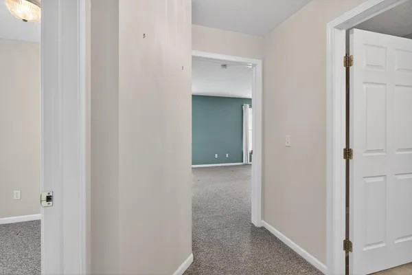 $194,900 | 758 West Barrington Circle, Jackson, MI 49203