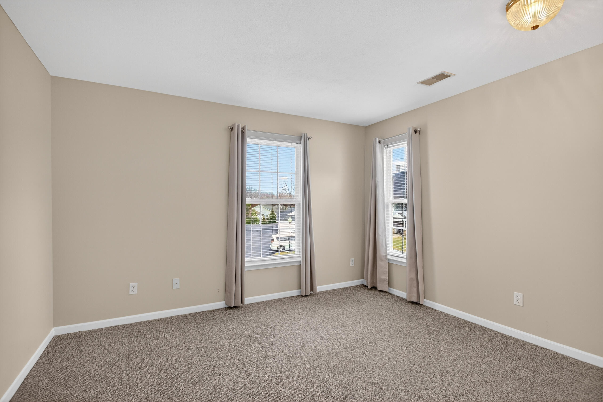 758 West Barrington Circle Jackson, MI 49203 - Photo 19 of 49 029_0N0A1227