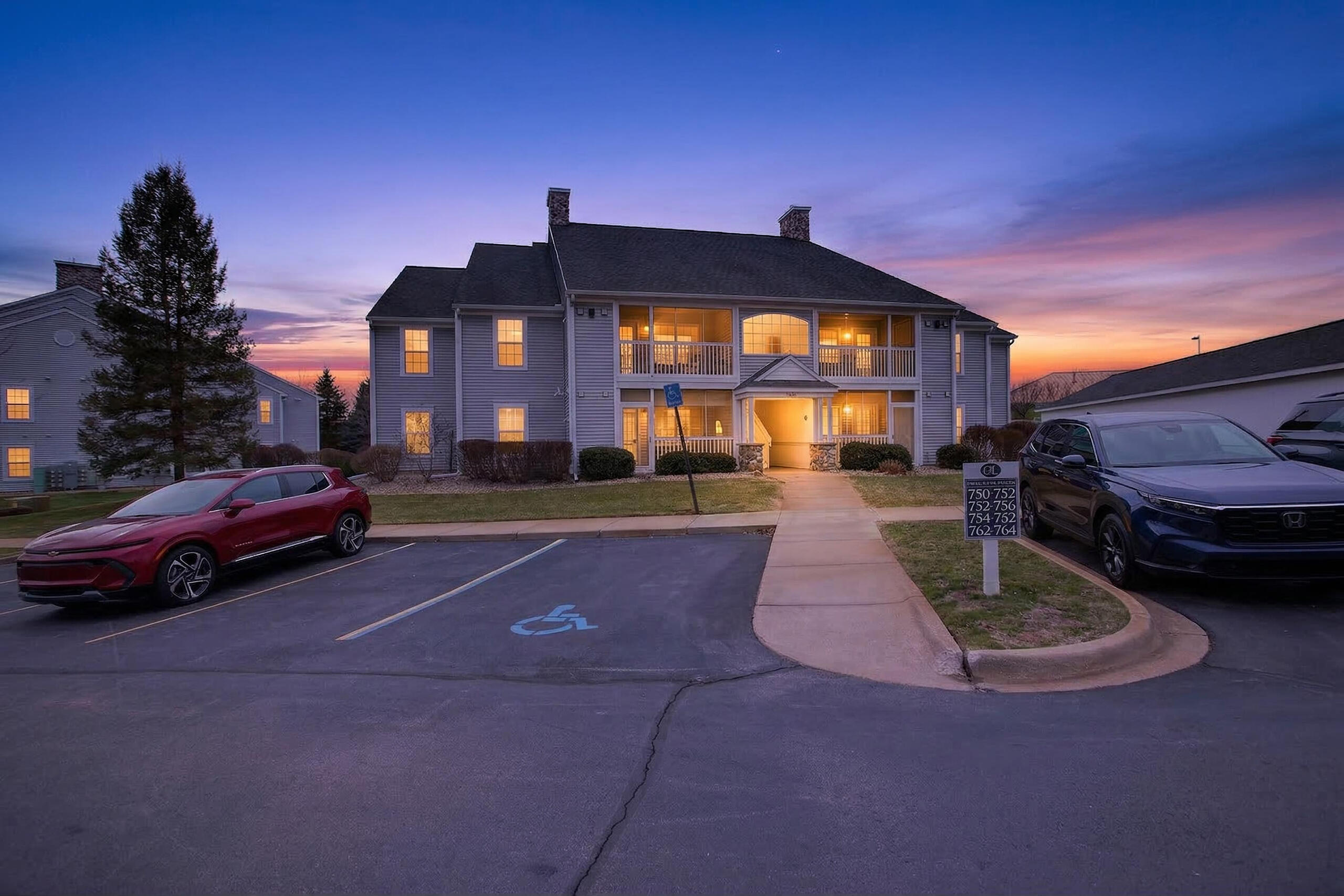 758 West Barrington Circle Jackson, MI 49203 - Photo 2 of 49 003_0N0A1146#twilight