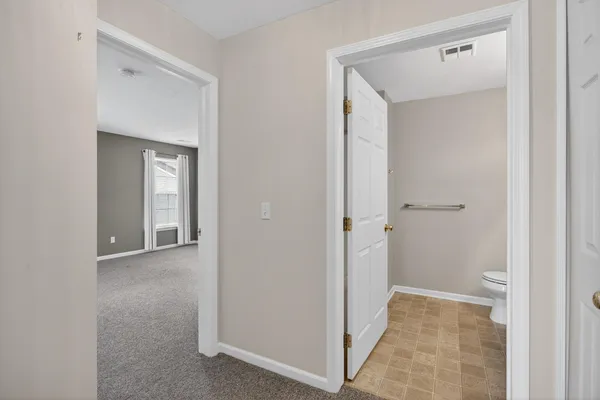 $194,900 | 758 West Barrington Circle, Jackson, MI 49203