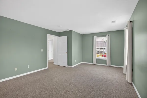 $194,900 | 758 West Barrington Circle, Jackson, MI 49203