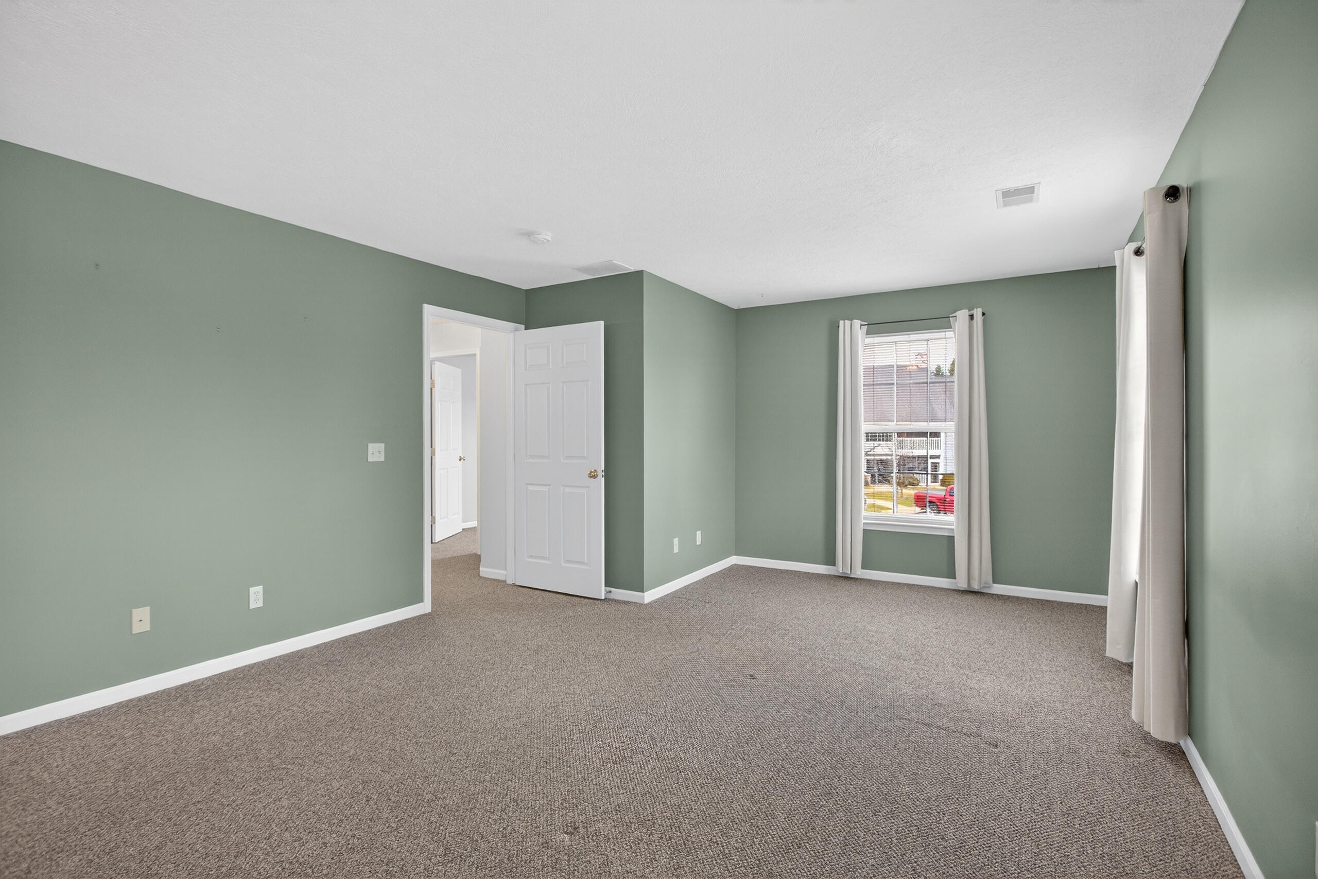 758 West Barrington Circle Jackson, MI 49203 - Photo 27 of 49 038_0N0A1254