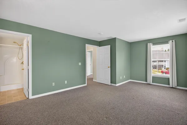 $194,900 | 758 West Barrington Circle, Jackson, MI 49203