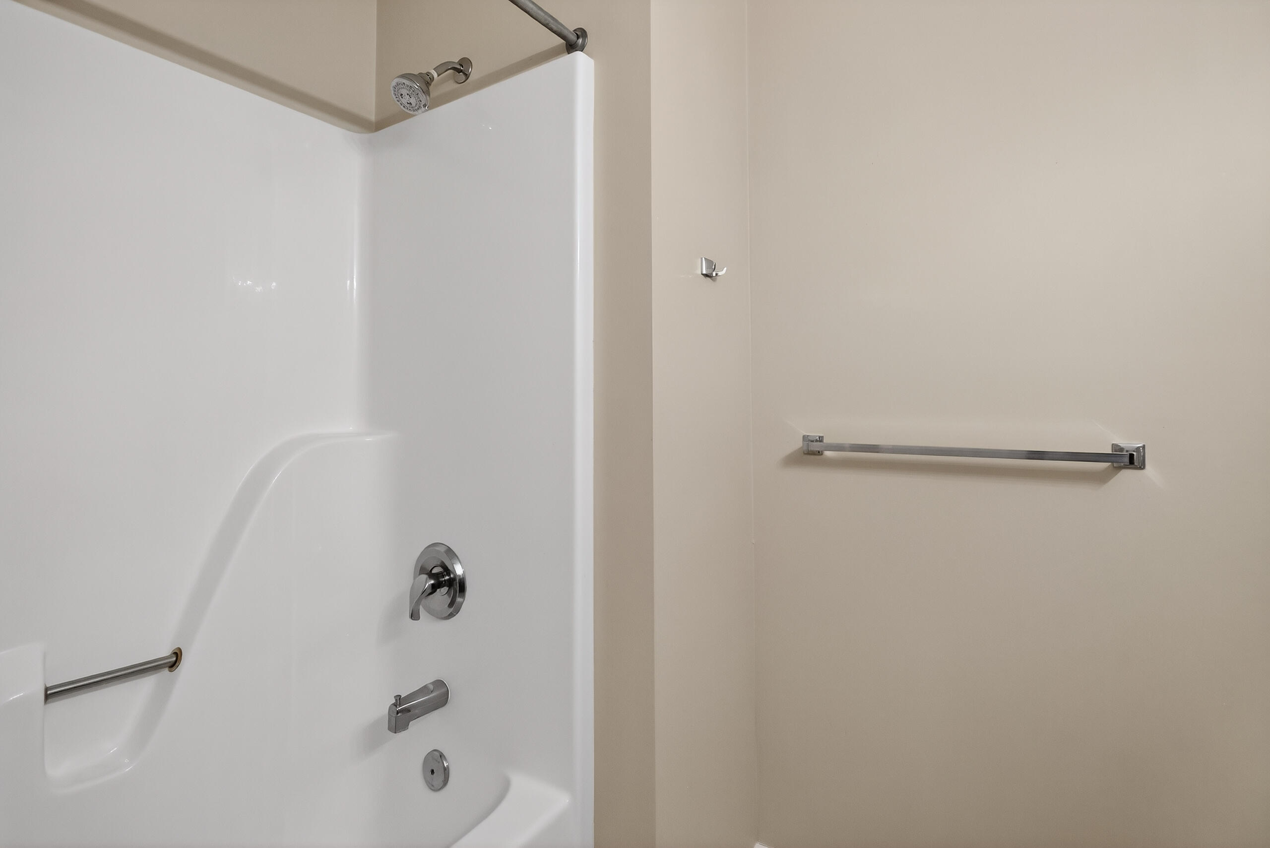 758 West Barrington Circle Jackson, MI 49203 - Photo 33 of 49 044_0N0A1272