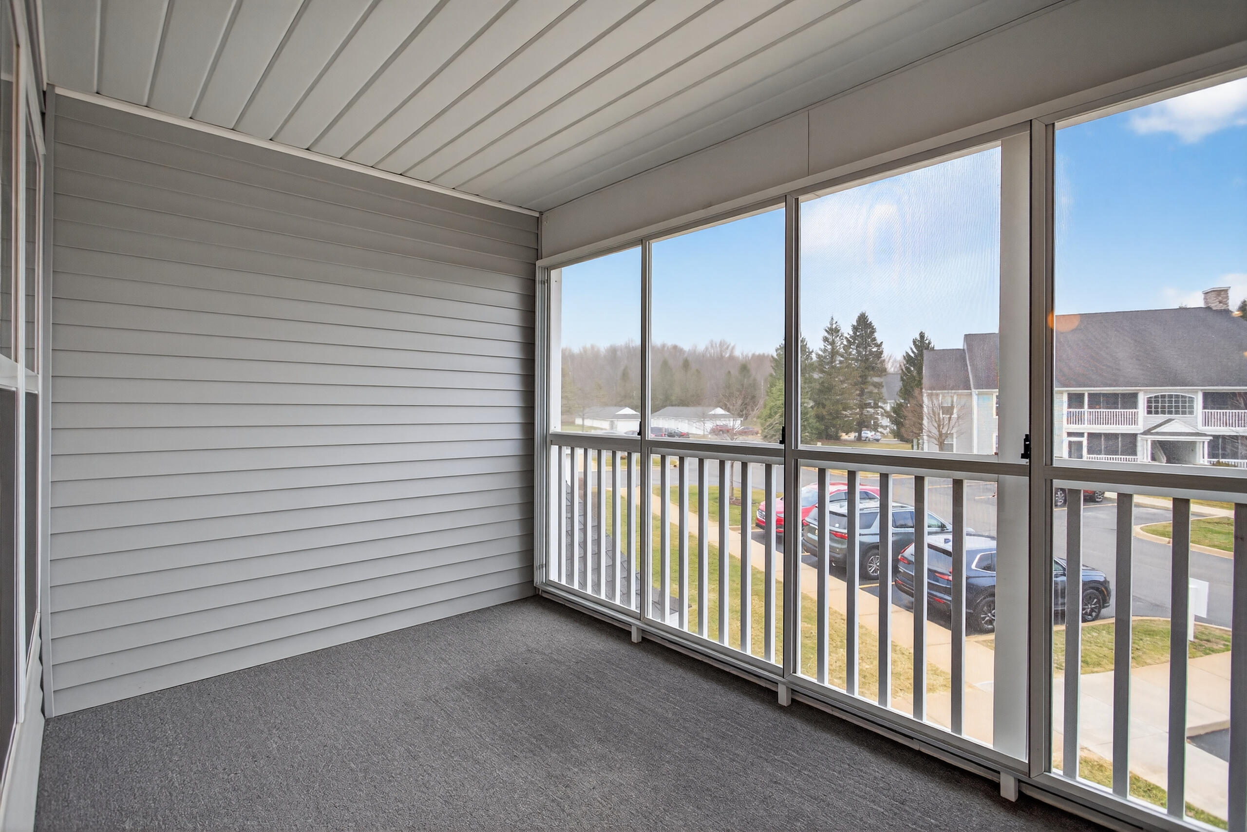 758 West Barrington Circle Jackson, MI 49203 - Photo 35 of 49 046_0N0A1278