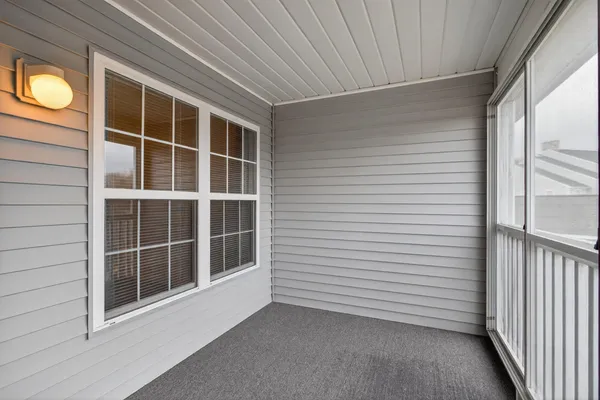 $194,900 | 758 West Barrington Circle, Jackson, MI 49203