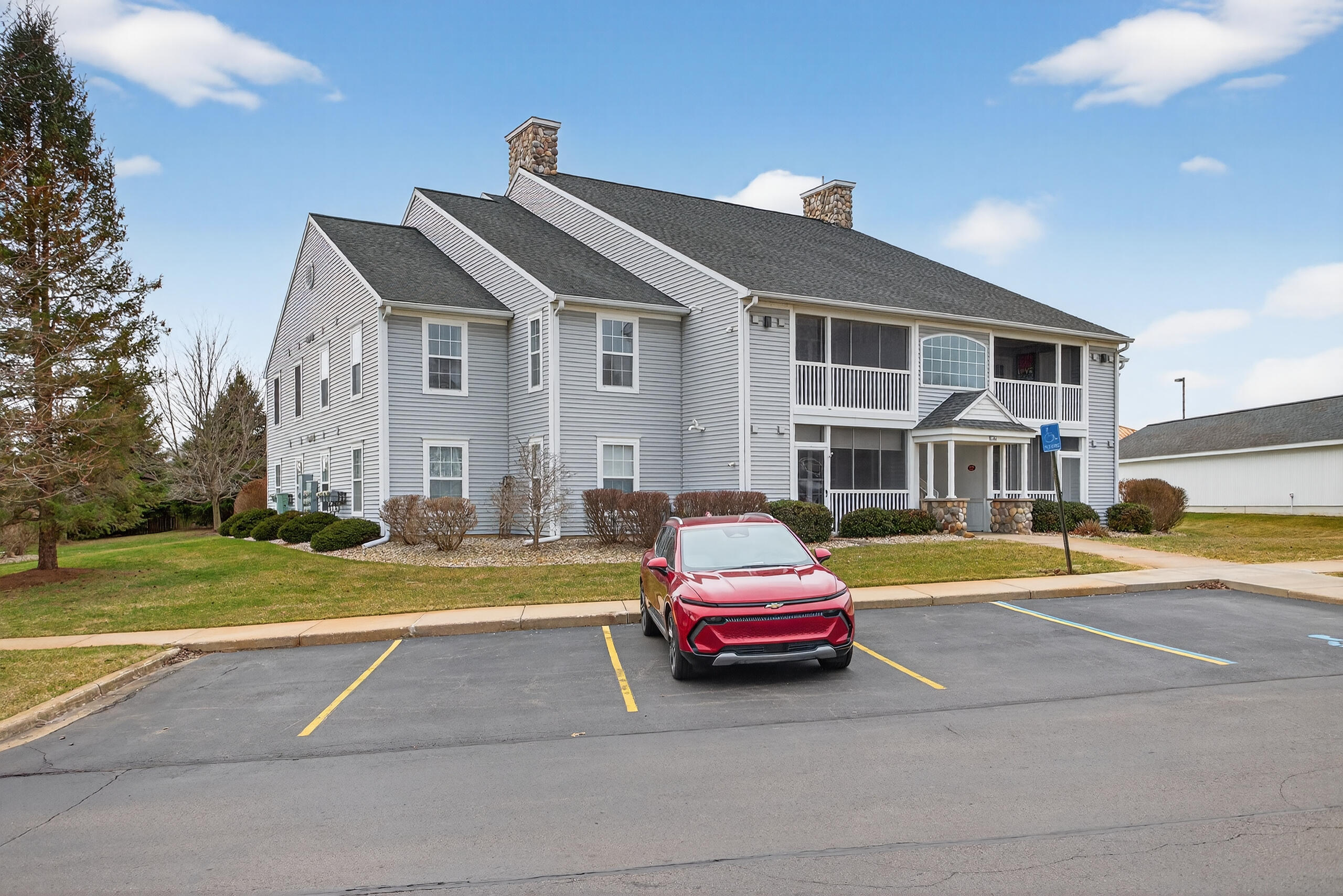 758 West Barrington Circle Jackson, MI 49203 - Photo 40 of 49 001_0N0A1143