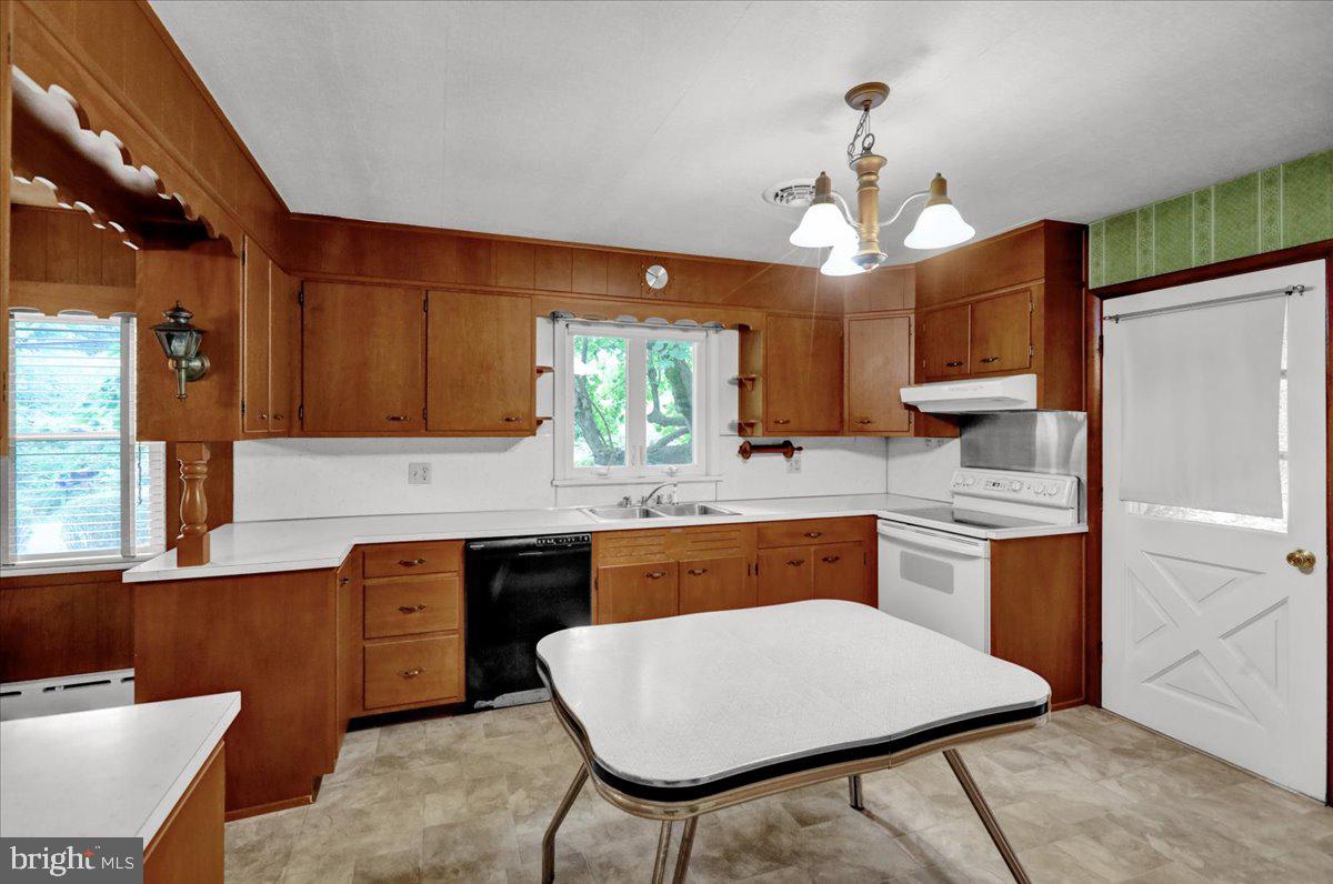 1181 Windsor Castle Road Hamburg, PA 19526 - Photo 11 of 35