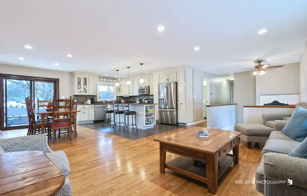 $4,000 | 15417 West Fair Lane, Libertyville, IL 60048