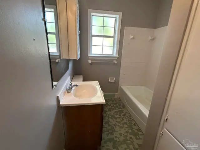 $196,900 | 923 South Madison Drive, Pensacola, FL 32505