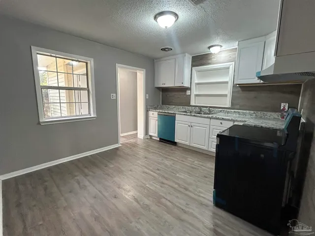 $196,900 | 923 South Madison Drive, Pensacola, FL 32505