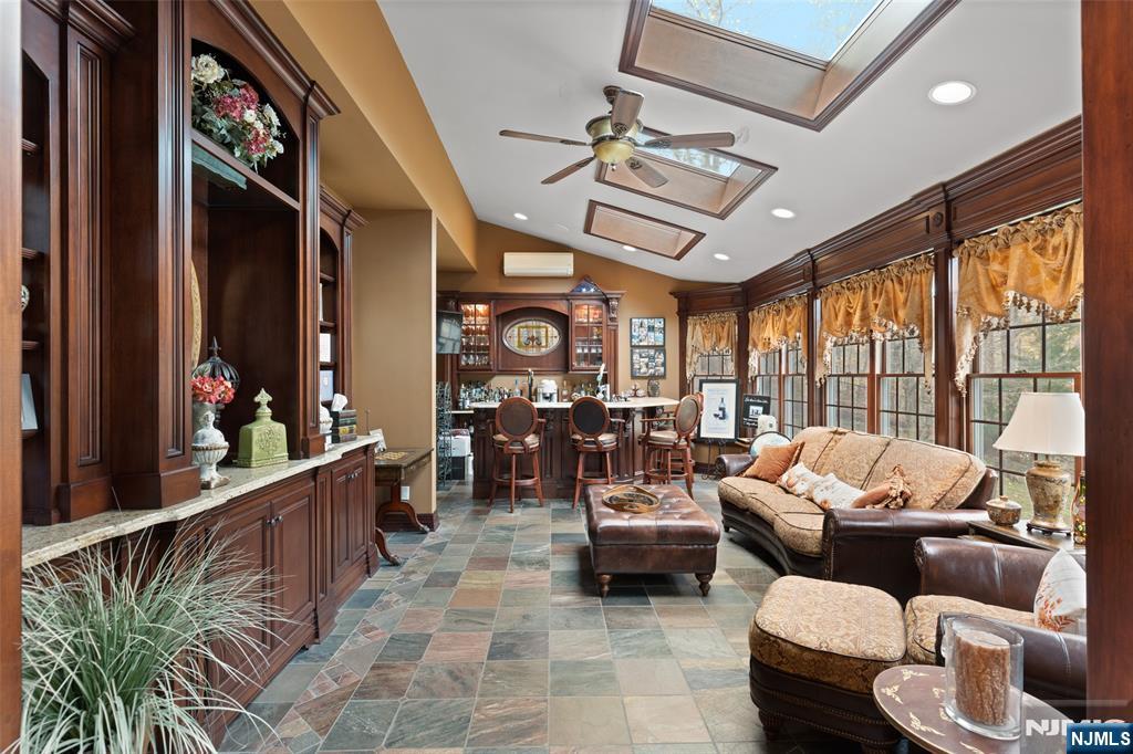 8 Stony Point Road Oakland, NJ 07436 - Photo 15 of 49