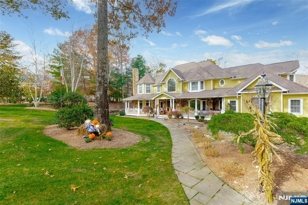 8 Stony Point Road Oakland, NJ 07436 - Photo 2 of 49