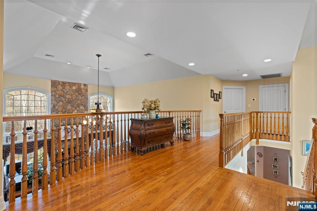 8 Stony Point Road Oakland, NJ 07436 - Photo 21 of 49