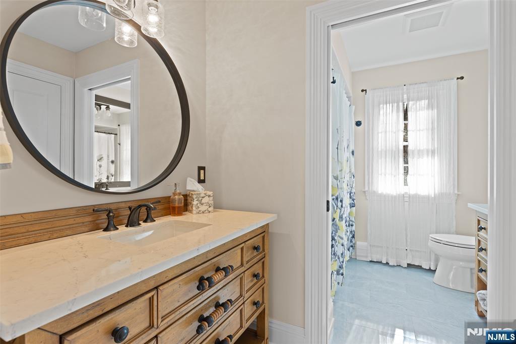 8 Stony Point Road Oakland, NJ 07436 - Photo 32 of 49