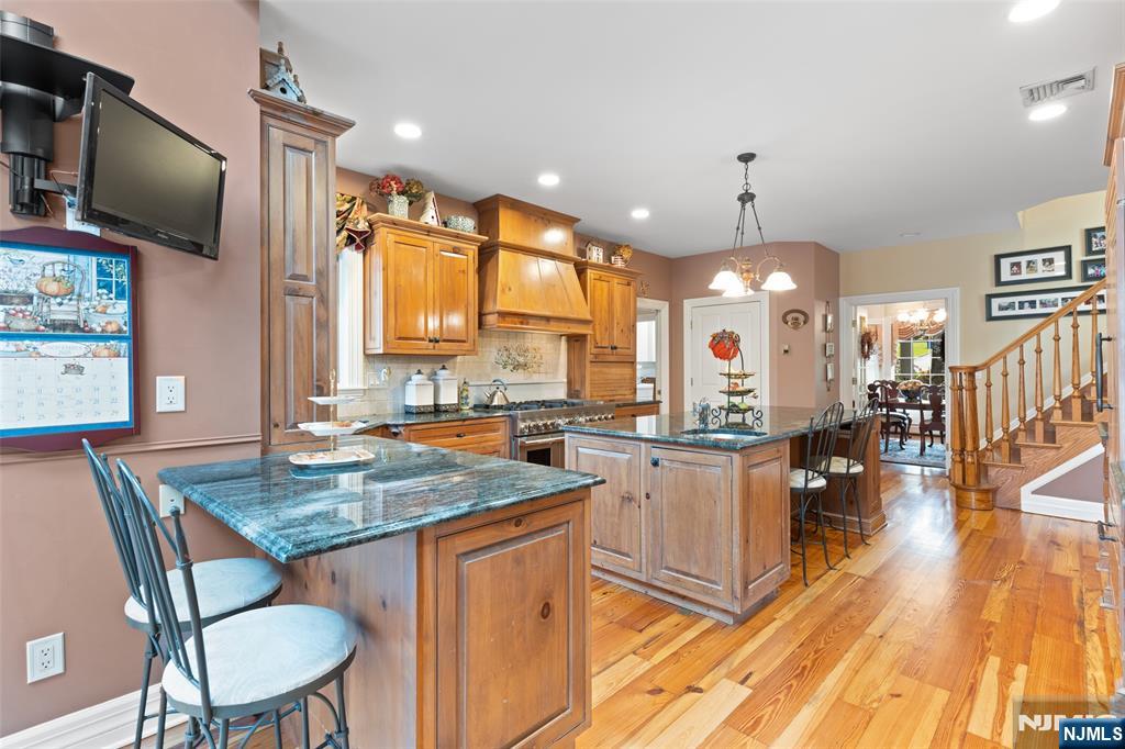 8 Stony Point Road Oakland, NJ 07436 - Photo 8 of 49