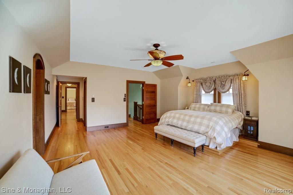 671 Washington Road Grosse Pointe, MI 48230 - Photo 34 of 62 033-hometown-visuals-2020_671-washington-gp.jpg-SMALL
