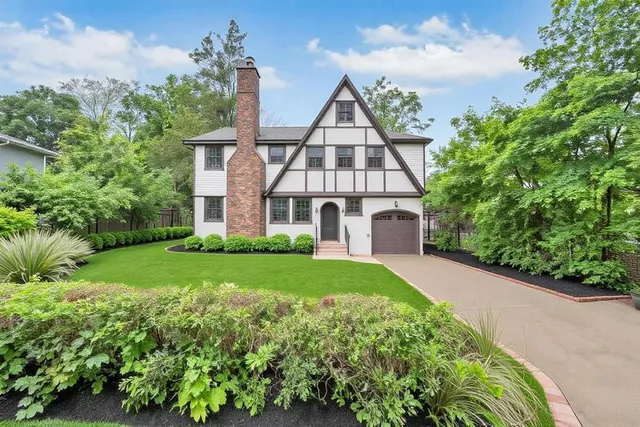 $2,100,000 | 6 Sheffield Road, Great Neck, NY 11021