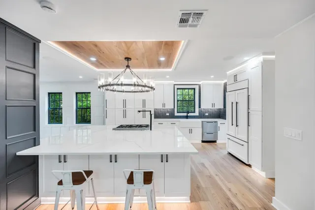 $2,100,000 | 6 Sheffield Road, Great Neck, NY 11021