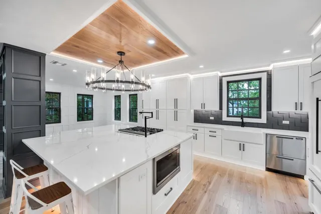 $2,100,000 | 6 Sheffield Road, Great Neck, NY 11021