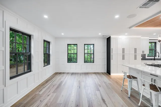 $2,100,000 | 6 Sheffield Road, Great Neck, NY 11021