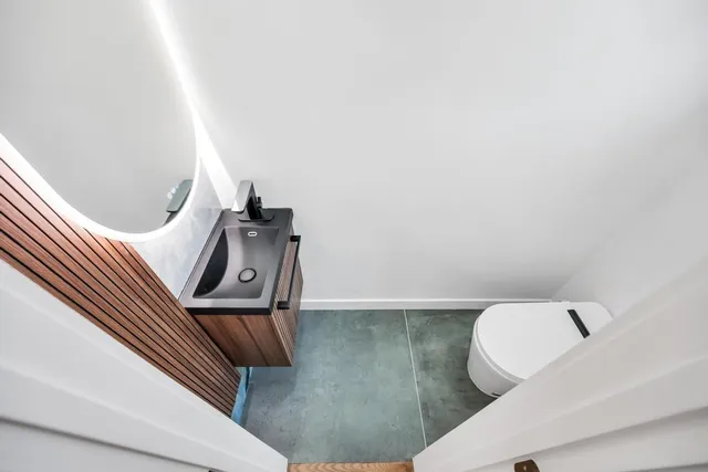 $2,100,000 | 6 Sheffield Road, Great Neck, NY 11021