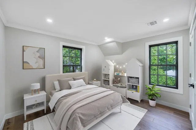 $2,100,000 | 6 Sheffield Road, Great Neck, NY 11021