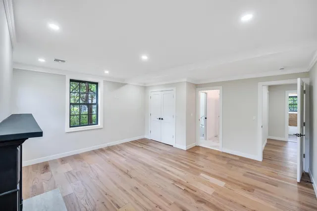 $2,100,000 | 6 Sheffield Road, Great Neck, NY 11021