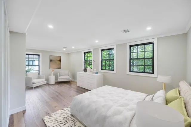 $2,100,000 | 6 Sheffield Road, Great Neck, NY 11021