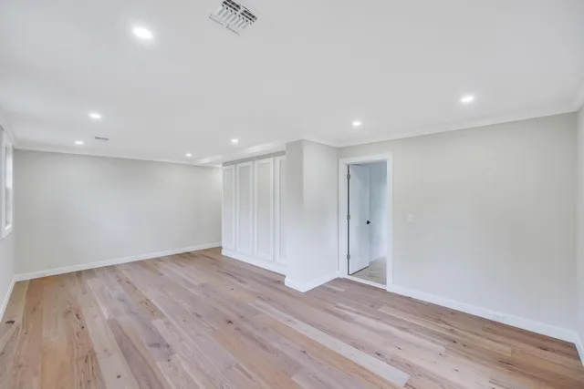 $2,100,000 | 6 Sheffield Road, Great Neck, NY 11021