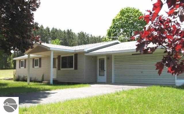 18494 Moore Road Thompsonville, MI 49683 - Photo 2 of 15 1713014-1.JPG