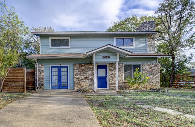 $2,995 | 1508 Grayford Drive, Austin, TX 78704