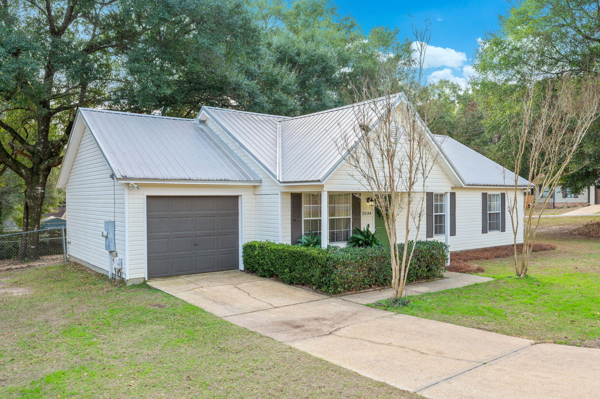 2534 Sunset Drive Crestview, FL 32536 - Photo 3 of 20 2-web-or-mls-2534-sunset-dr