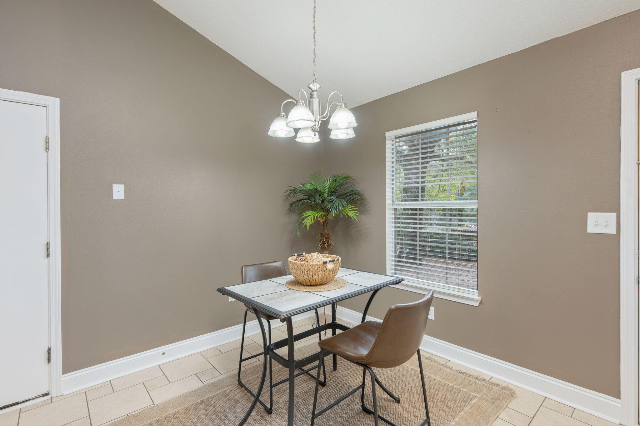 2534 Sunset Drive Crestview, FL 32536 - Photo 8 of 20 10-web-or-mls-2534-sunset-dr